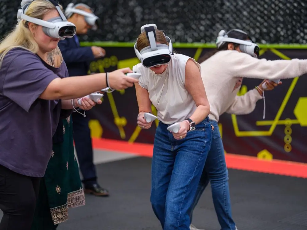 free-roam-virtual-reality-kids-parties-cheshire